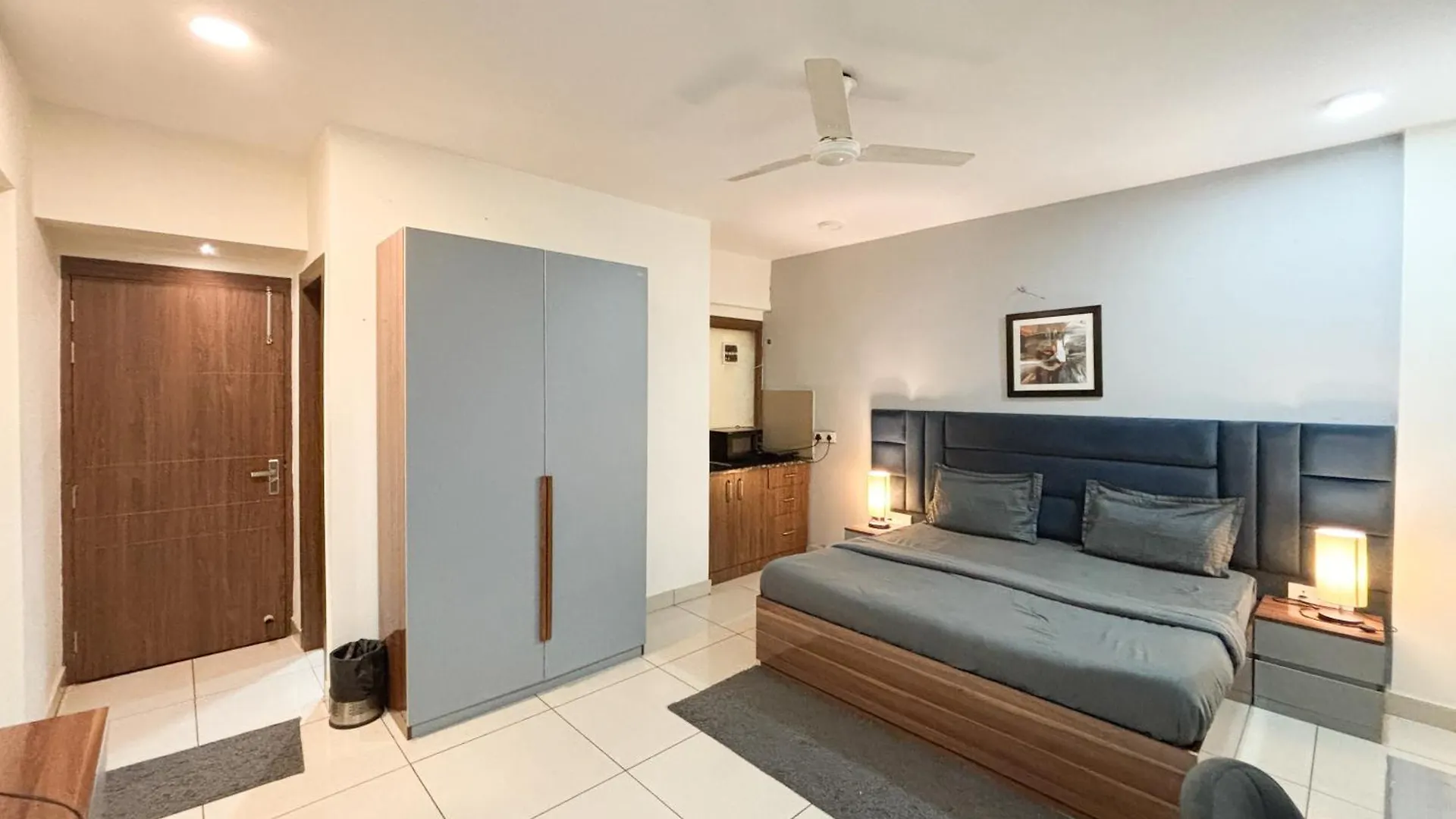 Housr 1 Rk Apartment Sec 28 Gurgaon Near Mega Mall Hotel