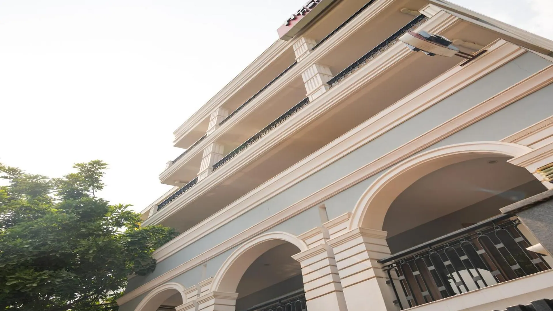Housr 1 Rk Apartment Sec 28 Gurgaon Near Mega Mall Hotel
